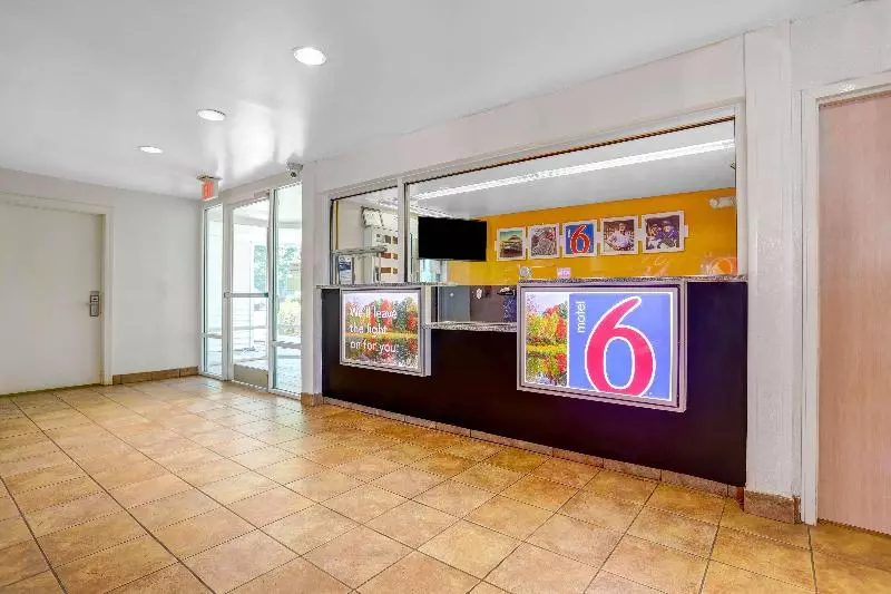 Motel 6 Raleigh, Nc  North