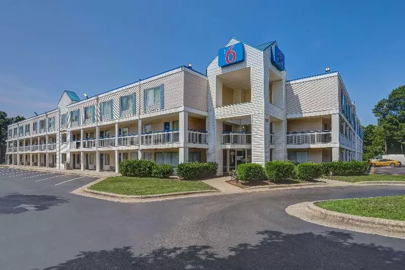 Motel 6 Raleigh, Nc  North