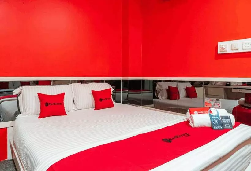 ホテル Reddoorz Plus Near Chadstone Mall