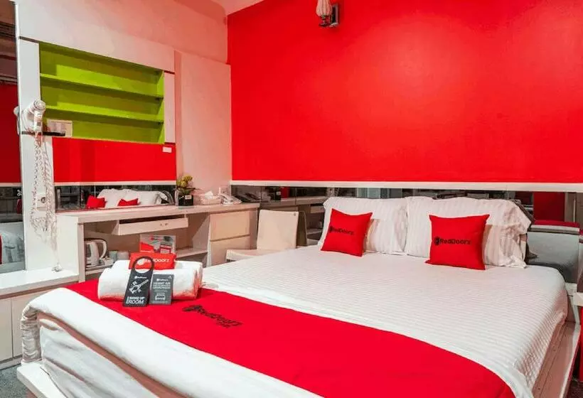 ホテル Reddoorz Plus Near Chadstone Mall