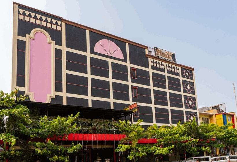 فندق Reddoorz Plus Near Chadstone Mall