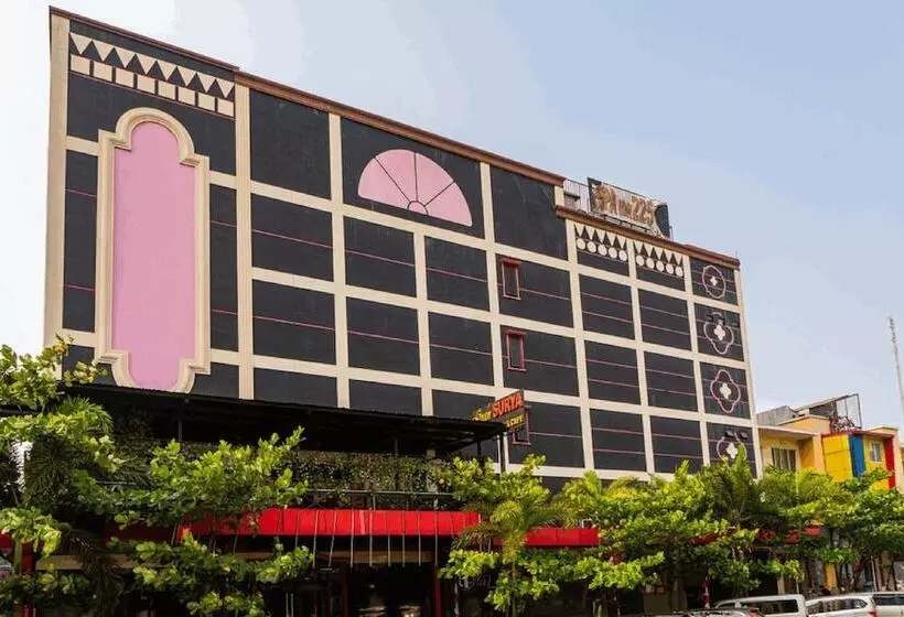 ホテル Reddoorz Plus Near Chadstone Mall