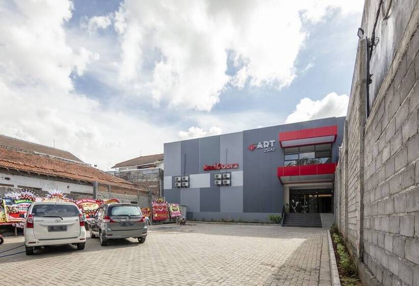 فندق Reddoorz Plus Near Ronggowarsito Museum Semarang