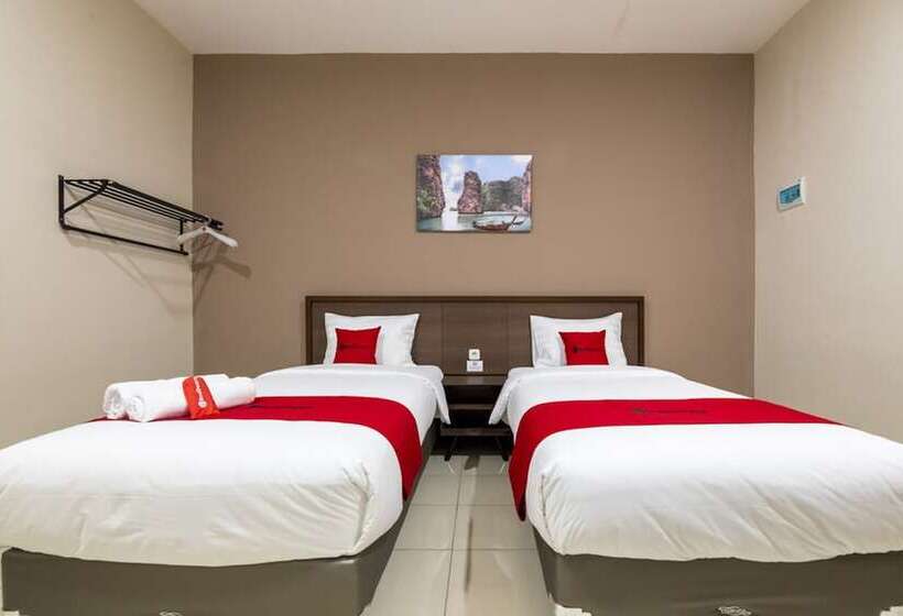فندق Reddoorz Plus Near Ronggowarsito Museum Semarang