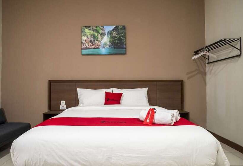 فندق Reddoorz Plus Near Ronggowarsito Museum Semarang