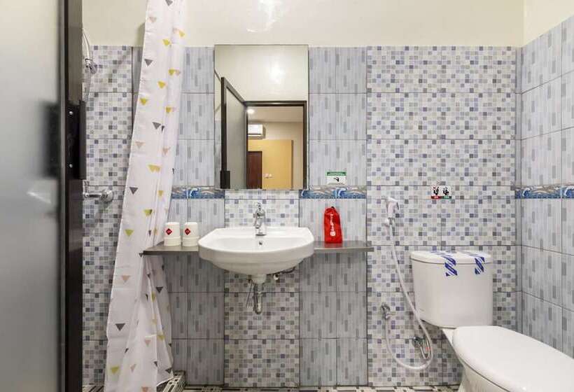 فندق Reddoorz Plus Near Ronggowarsito Museum Semarang