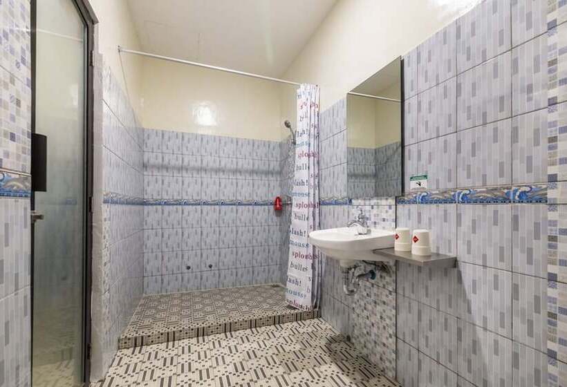 فندق Reddoorz Plus Near Ronggowarsito Museum Semarang