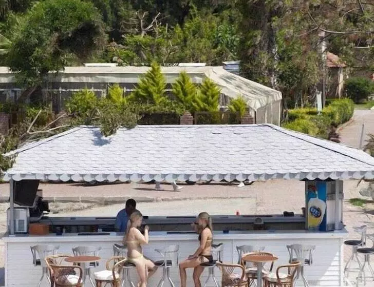 Отель Azak Beach