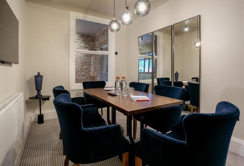 تختخواب و صبحانه New Holgate