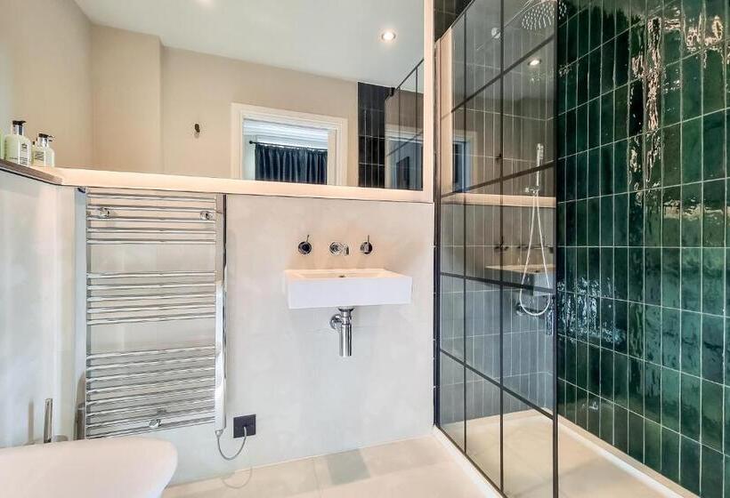 تختخواب و صبحانه New Holgate