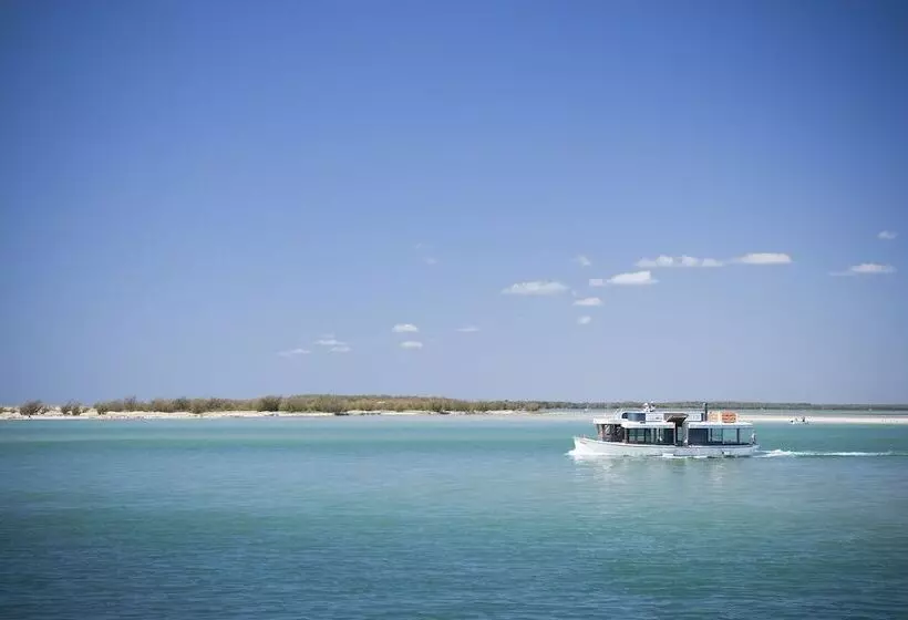 Breakfree Grand Pacific