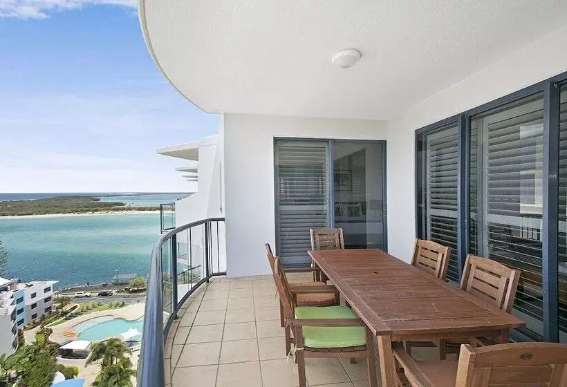 Breakfree Grand Pacific