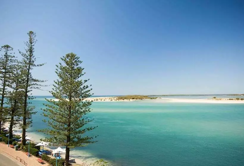 Breakfree Grand Pacific