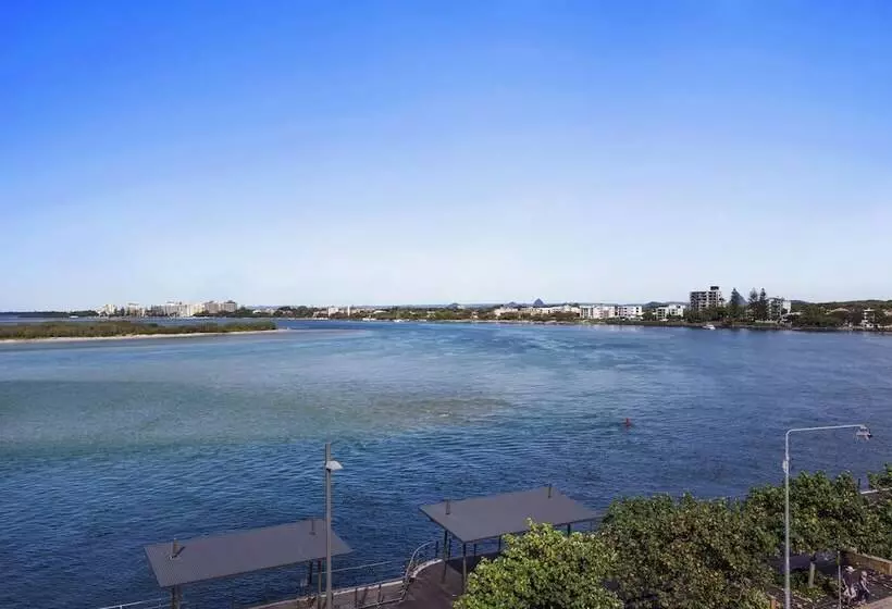 Breakfree Grand Pacific