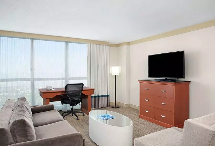 Doubletree By Hilton Hotel Miami Airport & Convention Center