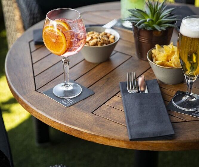 Ac Hotel By Marriott Manchester Salford Quays