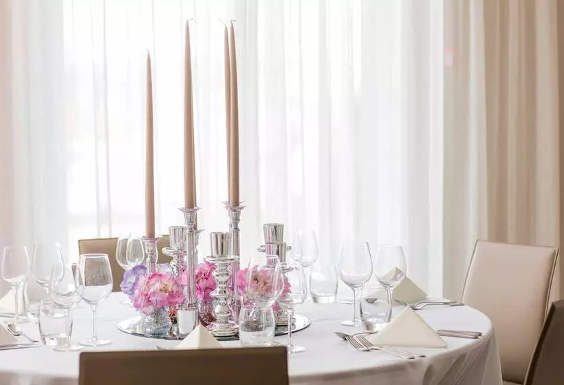 Ac Hotel By Marriott Manchester Salford Quays