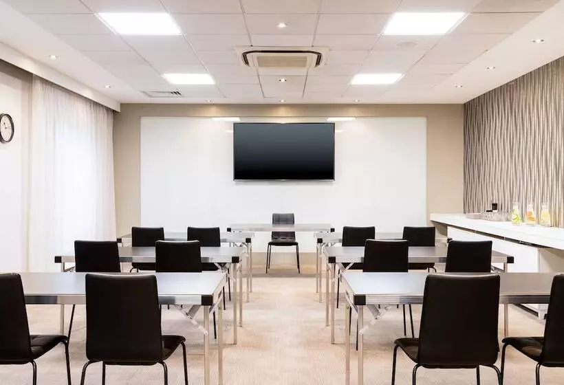 Ac Hotel By Marriott Manchester Salford Quays