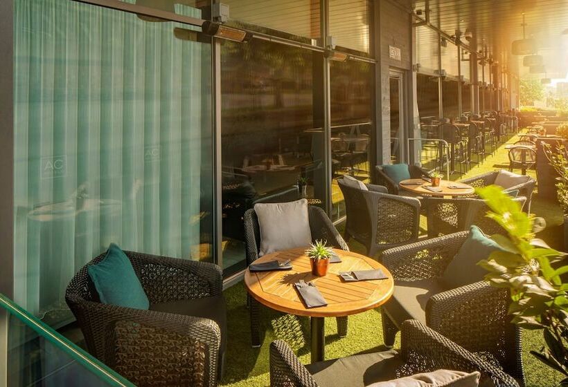 Ac Hotel By Marriott Manchester Salford Quays