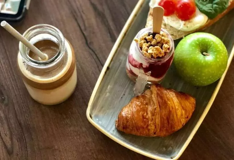 Ac Hotel By Marriott Manchester Salford Quays