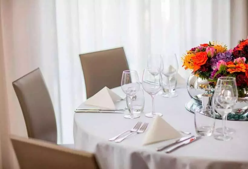 Ac Hotel By Marriott Manchester Salford Quays