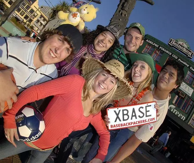 בית מלון כפרי Base Wellington