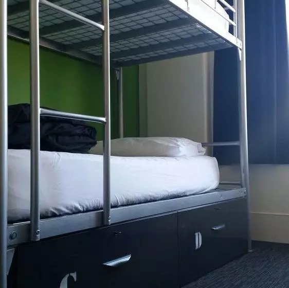 בית מלון כפרי Base Wellington