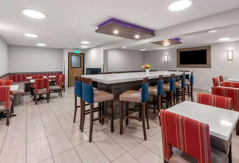 酒店 Comfort Inn & Suites Beaverton   Portland West