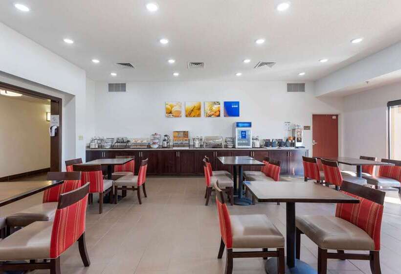 ホテル Comfort Inn & Suites