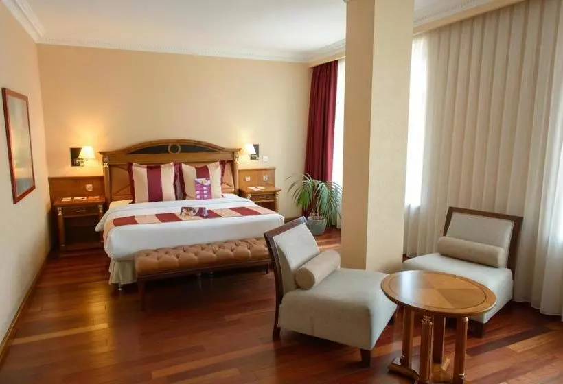 酒店 Crowne Plaza  Minsk