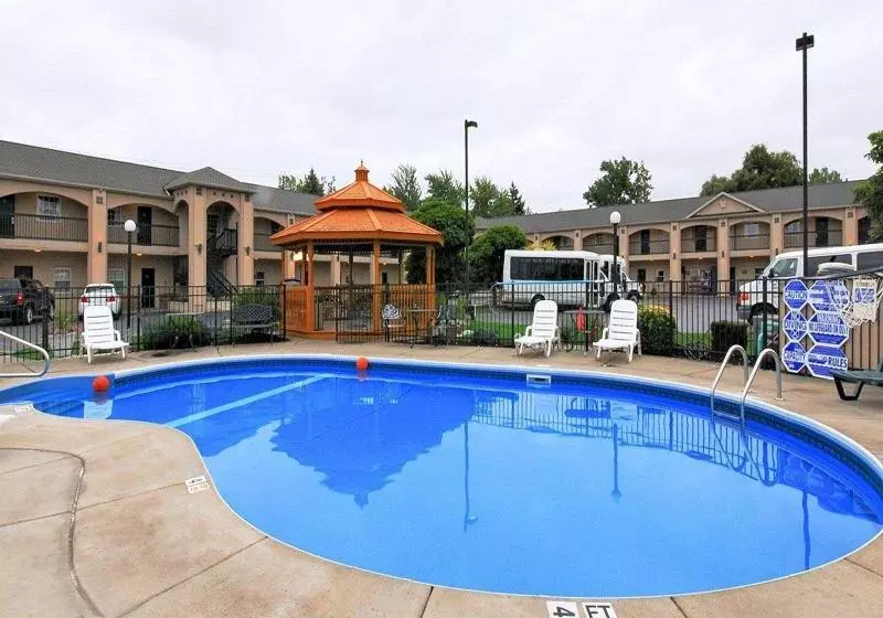 Hotel Econo Lodge At The Falls North