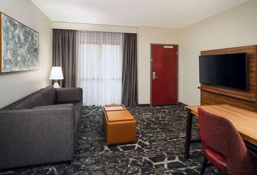 호텔 Embassy Suites By Hilton Hampton Convention Center