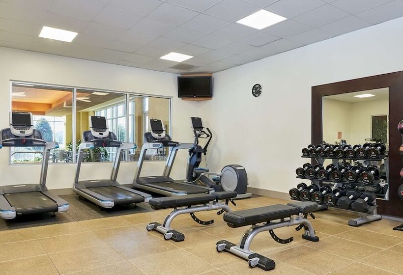 فندق Embassy Suites By Hilton Hampton Convention Center