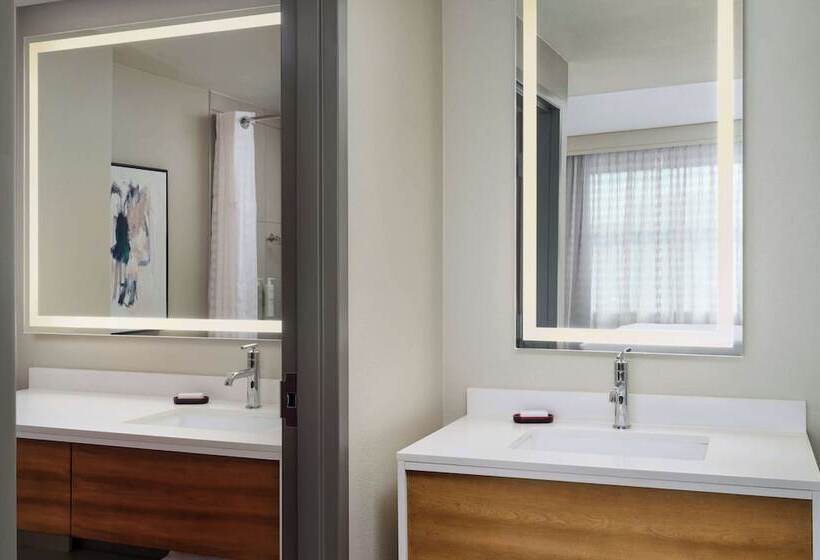 فندق Embassy Suites By Hilton Hampton Convention Center