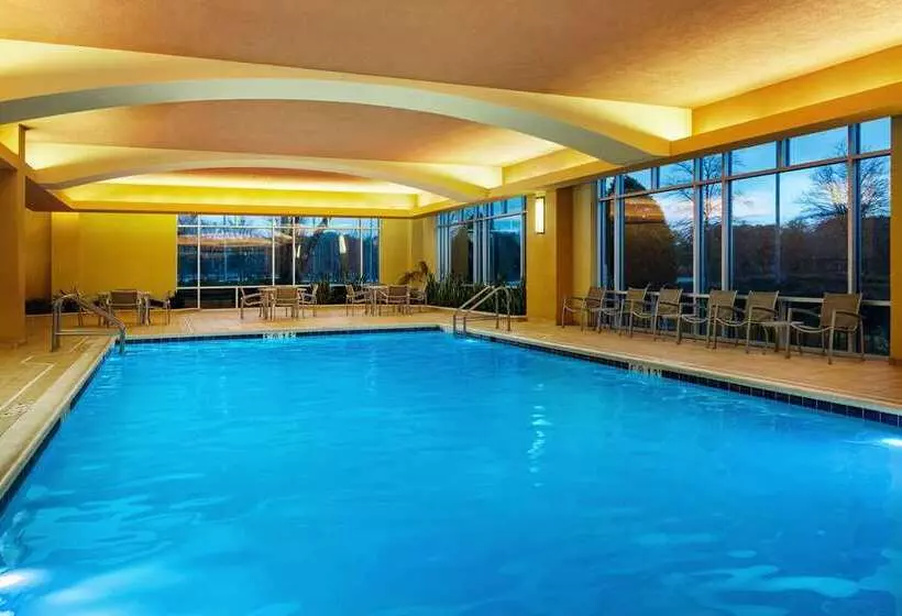 호텔 Embassy Suites By Hilton Hampton Convention Center