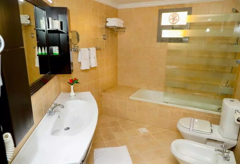 هتل Ewan Ajman Suites