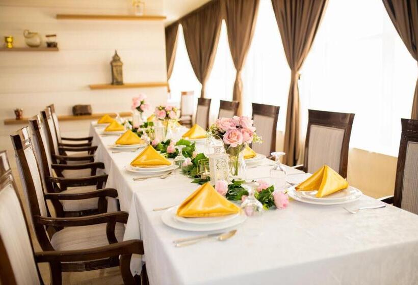 Hotel Ewan Ajman Suites