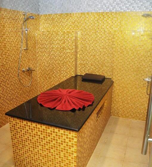 Hotel Ewan Ajman Suites