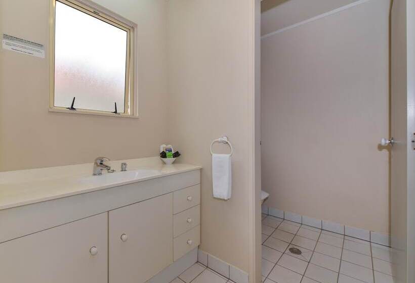 Отель Geneva Motor Lodge