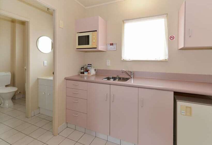 Отель Geneva Motor Lodge