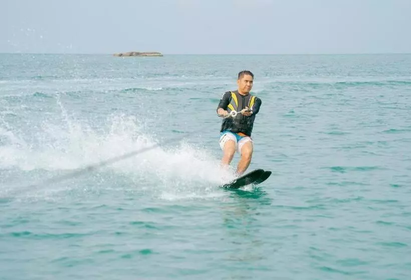 호텔 Nirwana Resort