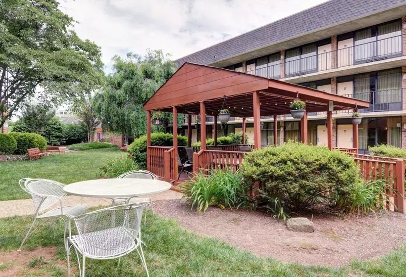 Отель Quality Inn Vienna   Tysons Corner