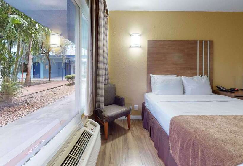 هتل Rodeway Inn & Suites Fort Lauderdale Airport & Cruise Port