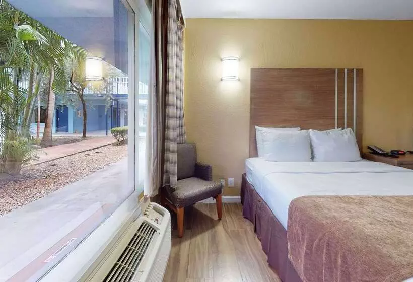 Hotel Rodeway Inn & Suites Fort Lauderdale Airport & Cruise Port