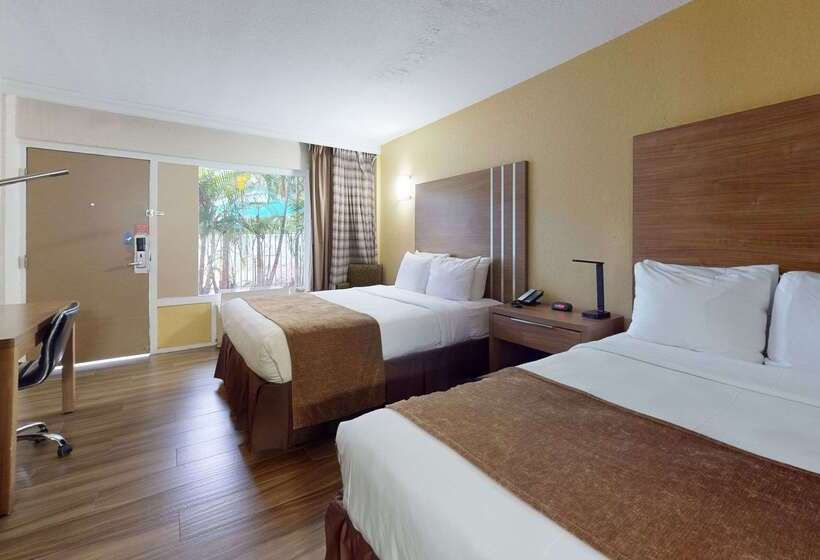 هتل Rodeway Inn & Suites Fort Lauderdale Airport & Cruise Port