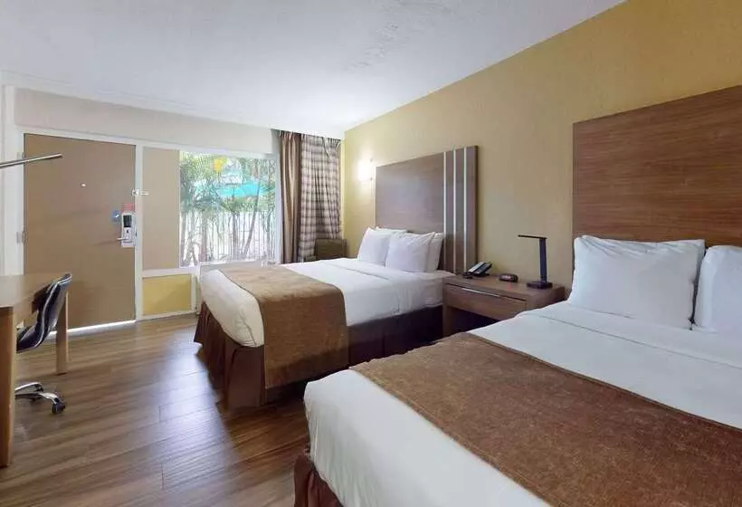 Hotel Rodeway Inn & Suites Fort Lauderdale Airport & Cruise Port