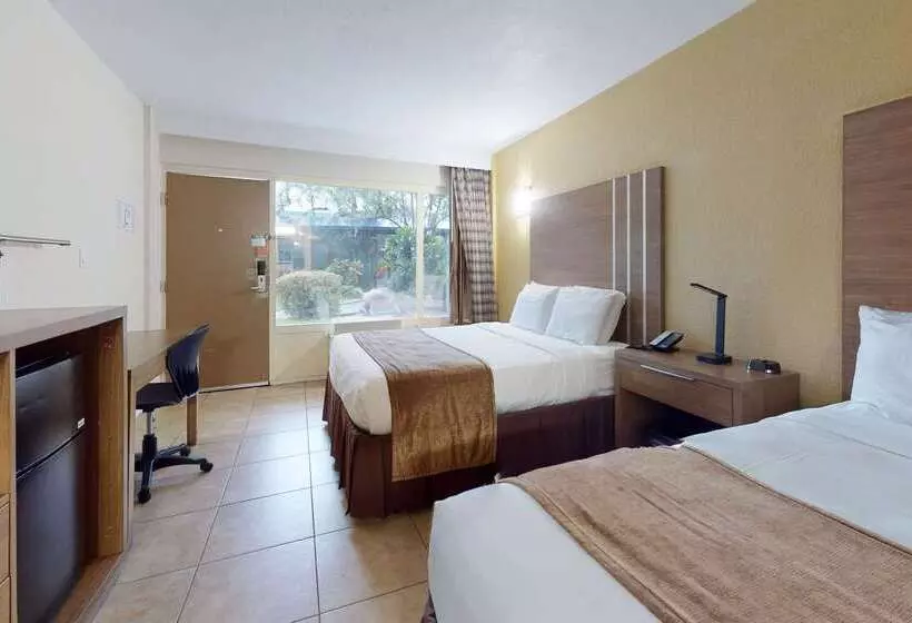 Hotel Rodeway Inn & Suites Fort Lauderdale Airport & Cruise Port