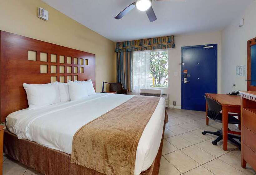 هتل Rodeway Inn & Suites Fort Lauderdale Airport & Cruise Port