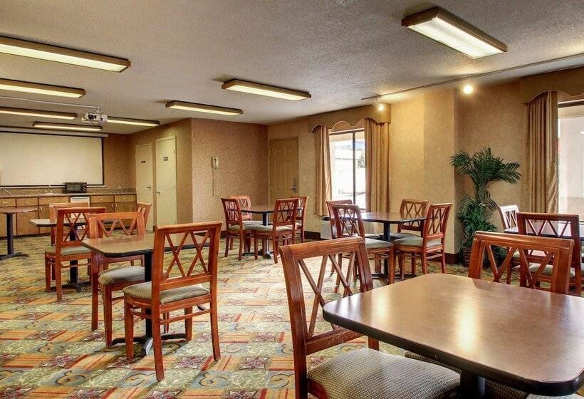 酒店 Rodeway Inn North