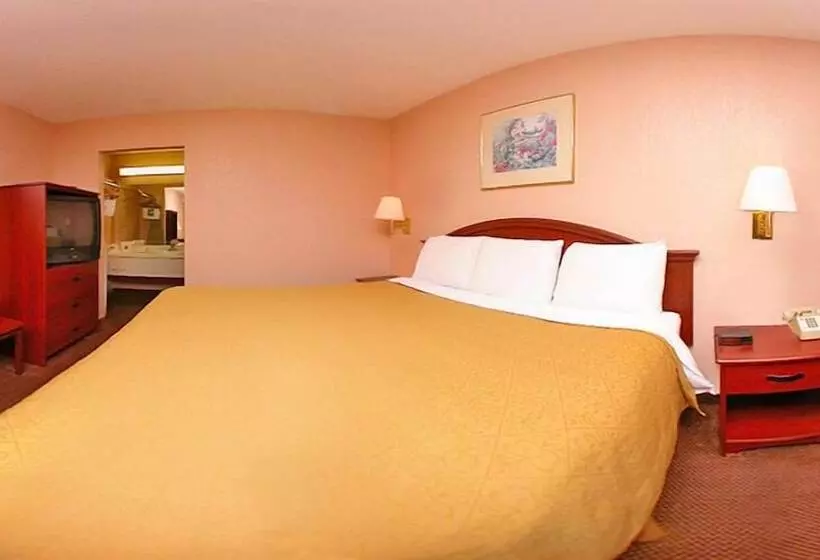 Отель Rodeway Inn North